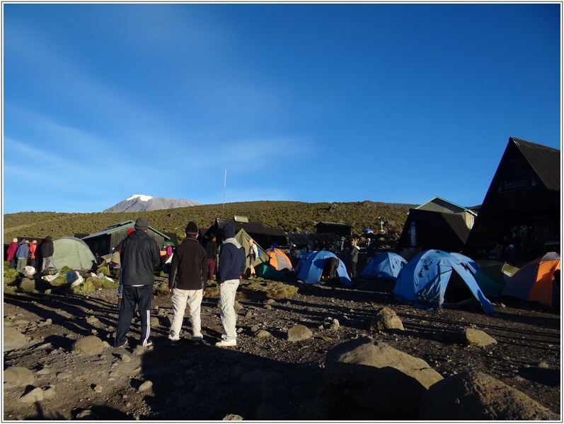 2012-02-16 07-00-17賀龍坡山屋的早晨.JPG